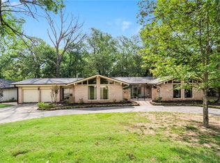 301 S Dogwood St, Siloam Springs, AR 72761