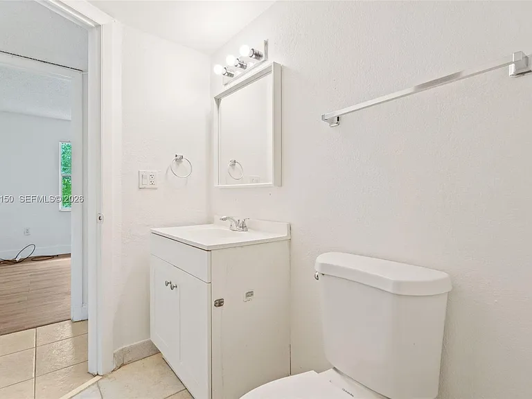 4215 N University Dr #305 — Photo 17