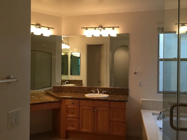 2967 Farragut Rd — Photo 16