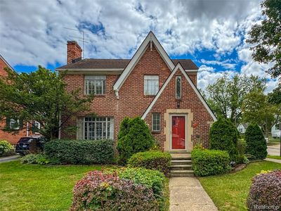 (Undisclosed Address), Pontiac, MI, 48341