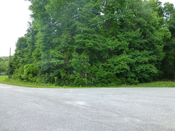 4th image of 104 Leslie Ln