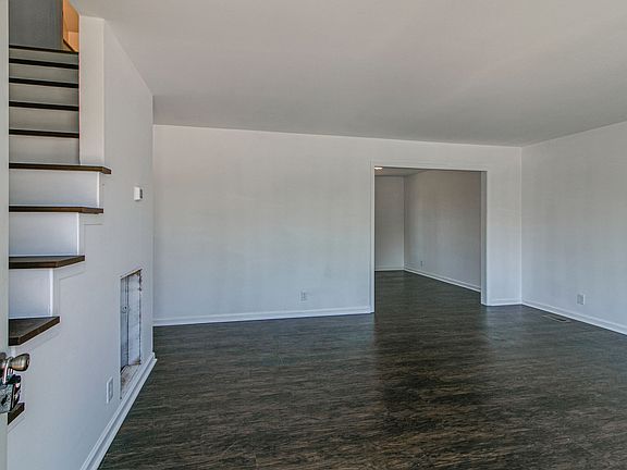 3rd image of 1900 Roan Dr