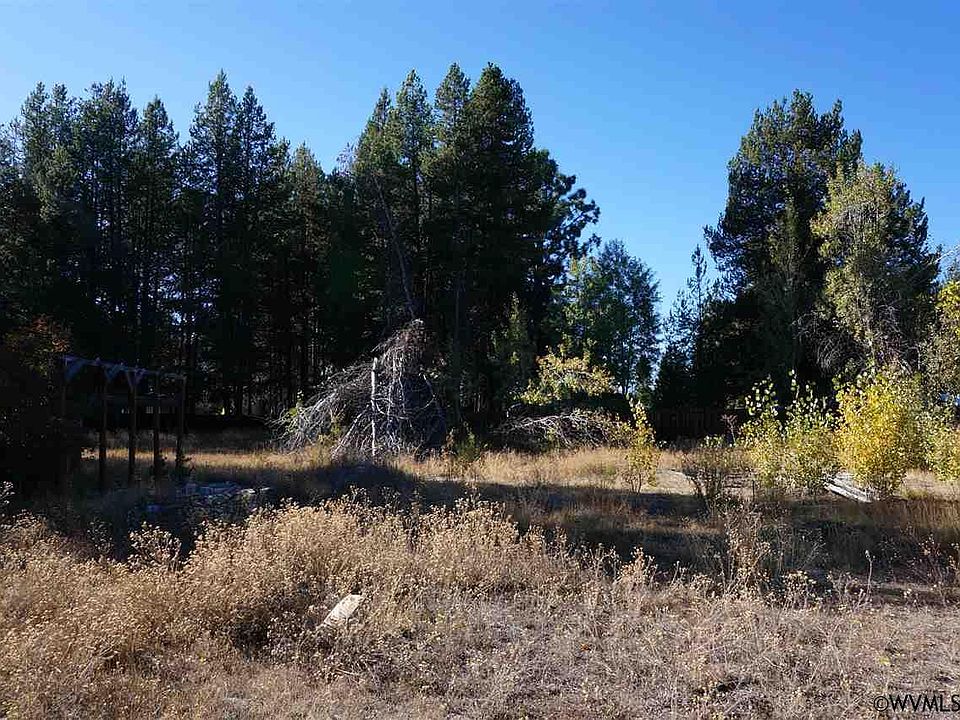 2nd image of 136066 Highway 97 N