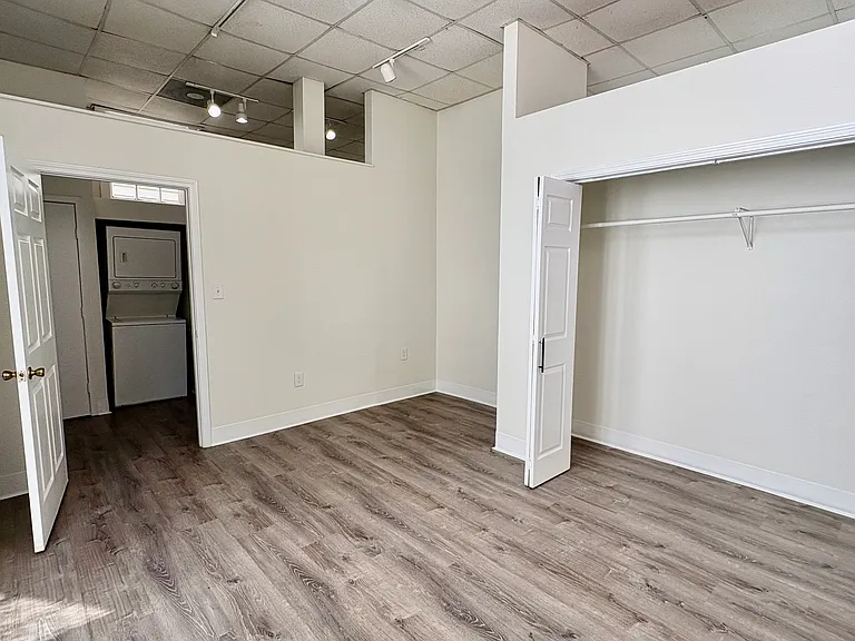 7813 Oak St — Photo 12