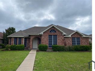 1208 Greenfield Dr, Mesquite, TX 75181