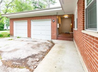 10 Moraine Ter, Dekalb, IL 60115