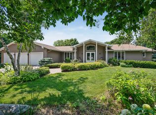 1403 Medora Rd, Mendota Heights, MN 55118