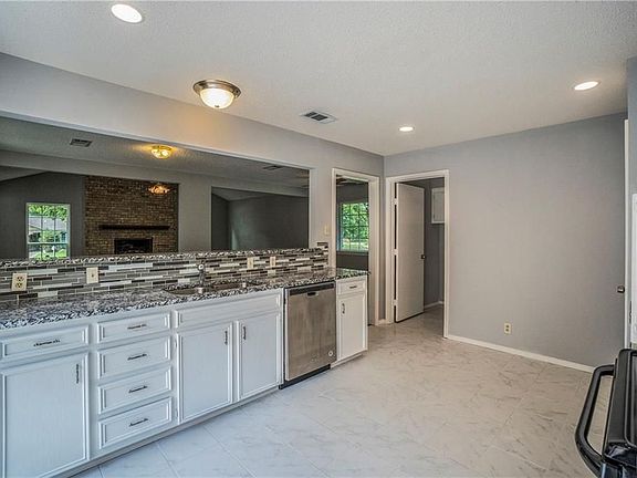 2nd image of 719 Abilene Dr