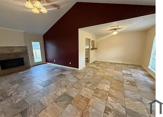 3 bed, 1350 sqft, $1,800 — Photo 4