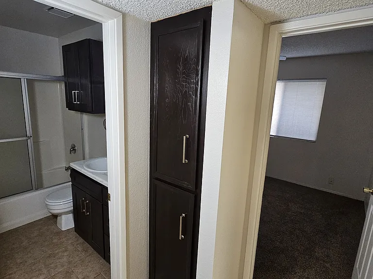 221 Lincoln Ave — Photo 8
