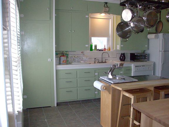 2nd image of 144 E Greenwood Ave