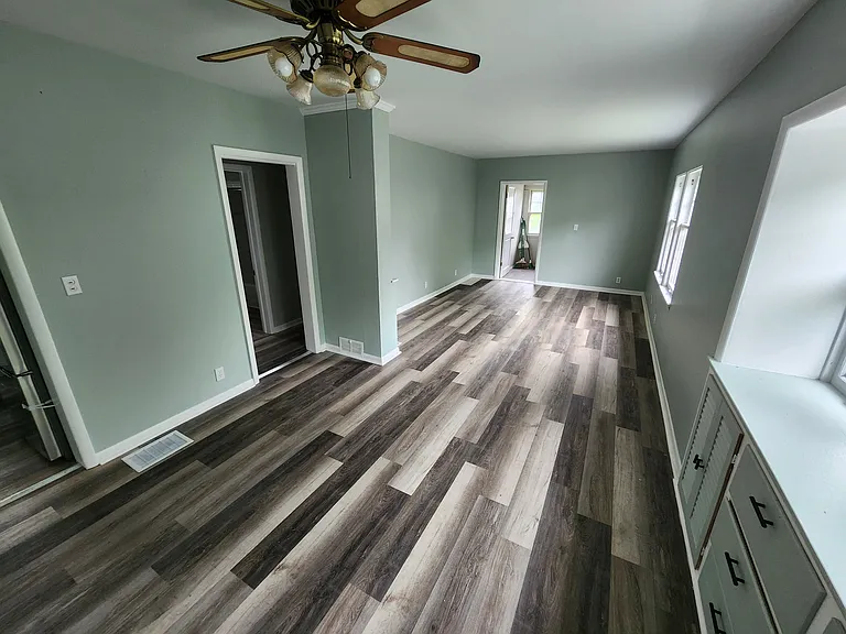1020 Queen St — Photo 13