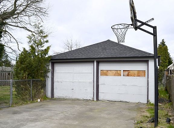 5th image of 307 5th Ave NW