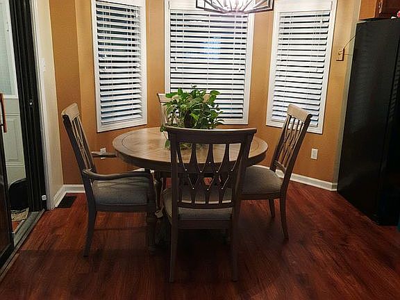 dining room/breakfast nook