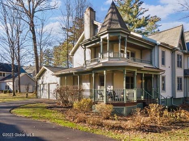3rd image of 62 Sarazen Street