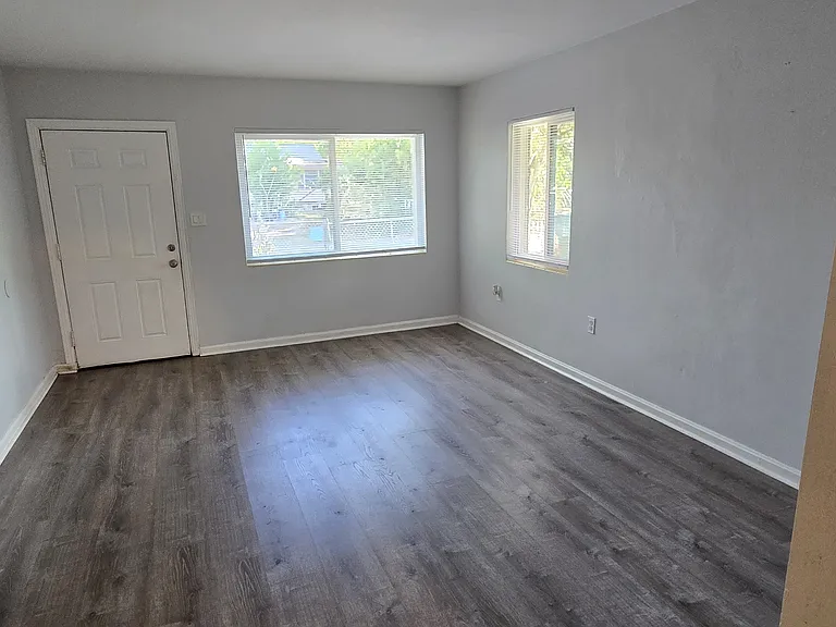 1505 18th Avenue Dr W — Photo 5