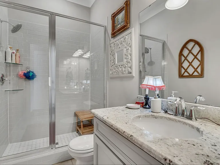 126 Brooksbank Dr — Photo 23