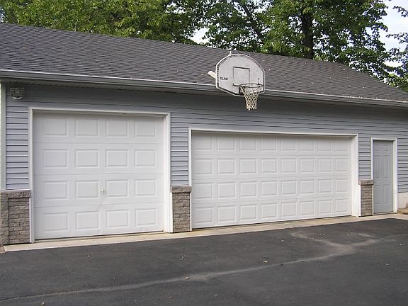 3 Car Garage
