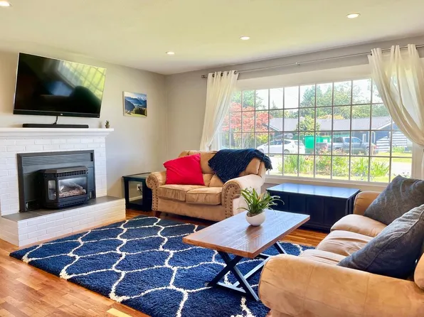 3914 Cliffside Dr, Bellingham, WA 98225