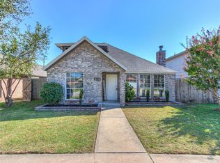 2116 Lakecrest Dr, Moore, OK 73170
