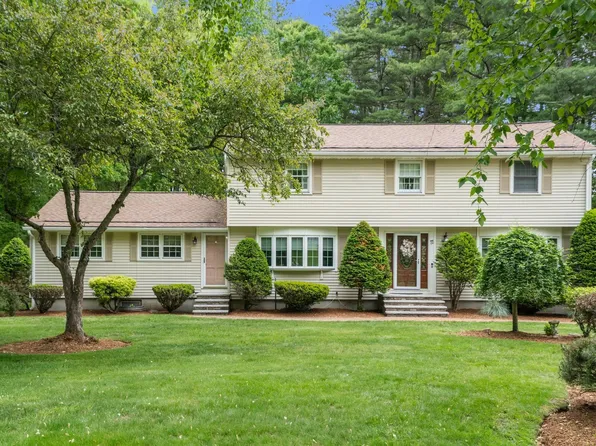 11 Summit Rd, Southborough, MA 01772