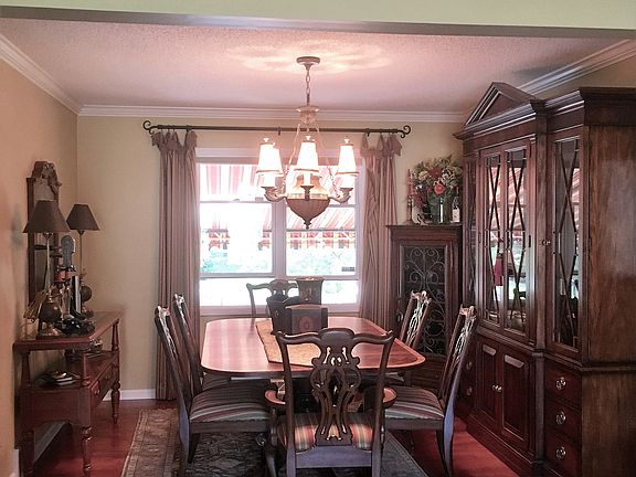 Dining rm overlooking patio