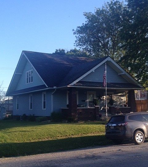 2nd image of 111 E York St