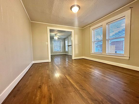 4th image of 209 Weakley St