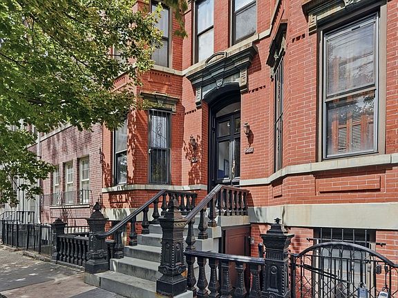 2nd image of 298 2nd St APT 3L
