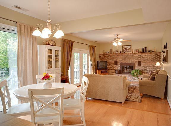 4th image of 3386 Redbud Ln