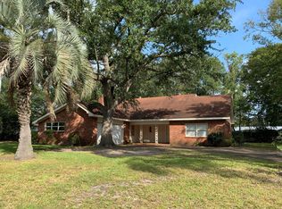 1127 Del Norte Cir, Pascagoula, MS 39581