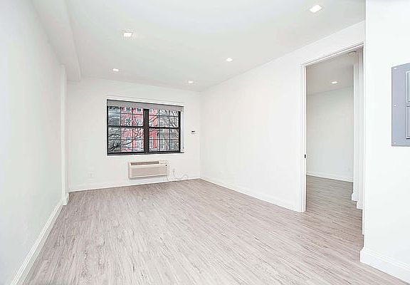 3rd image of 308 E 134th St #3