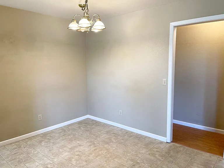 8713 Windsor Rd — Photo 5