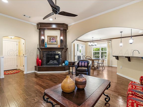 4th image of 905 Rosenda Ln