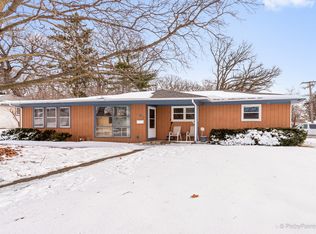 51 Sparrow Rd, Carpentersville, IL 60110