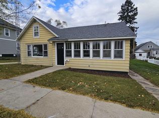807 W Franklin St, Portage, WI 53901