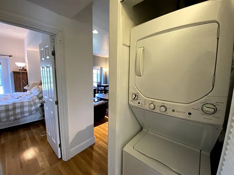42 W Newton St #424 — Photo 11