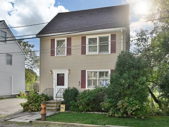 57 Hillcrest St, Waltham, MA 02451