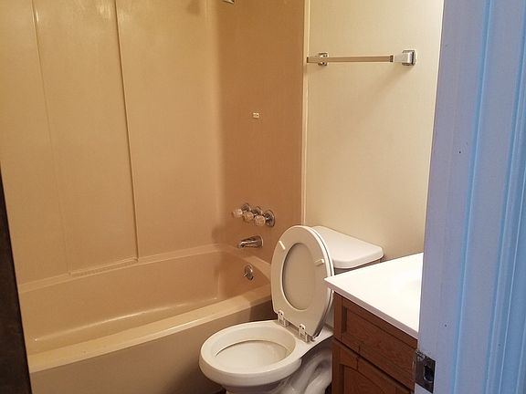 5th image of 748 Demaret Dr
