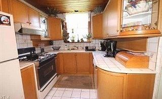 5th image of 1474 E 32nd St