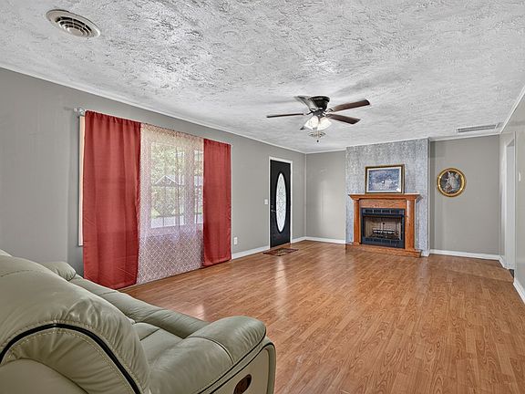 4th image of 168 Country Oaks Dr