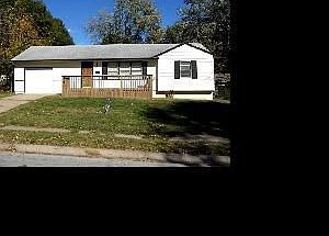 4th image of 8402 E 106th St
