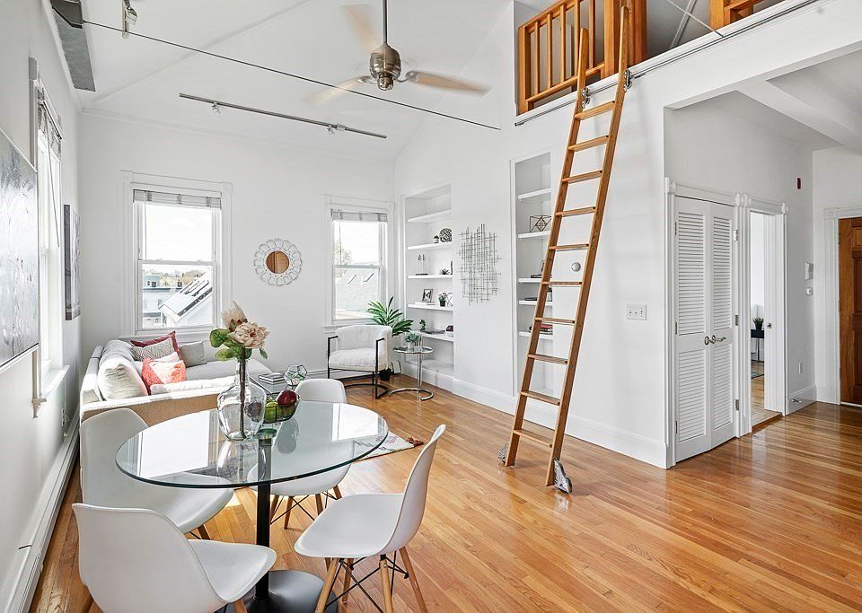 1st image of 390 Norfolk St #3