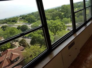 4200 N Marine Dr APT 102, Chicago, IL 60613