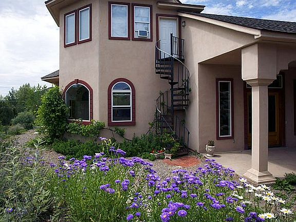 Second Story Guest Quarters