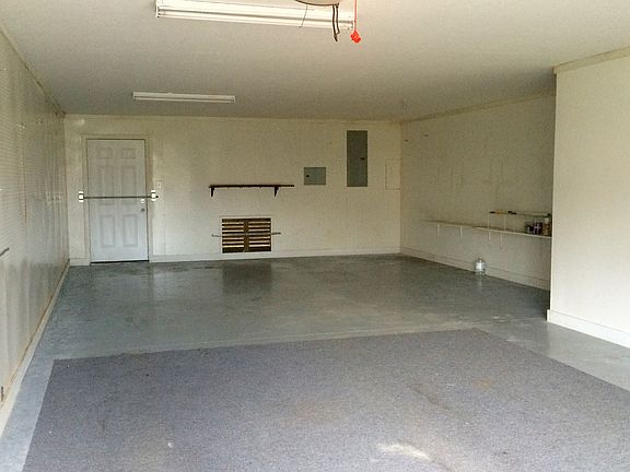Huge 2 car garage
