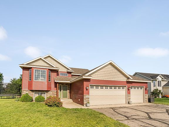 2nd image of 605 9th Ave SW