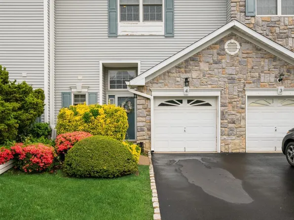 4 Linda Ct, Laurence Harbor, NJ 08879