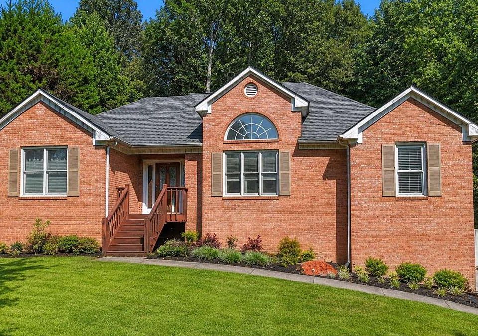 1st image of 32 Country Meadow Way NW