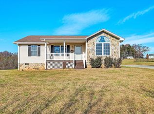 100 Estate Dr, Glade Hill, VA 24092